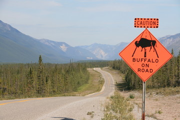 Strassenschild am Alaska Highway, BC - Kanada