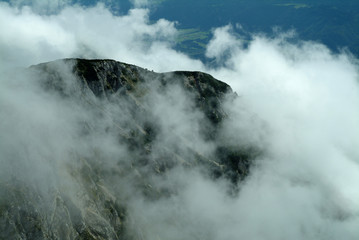 Wolken bei Gipfel