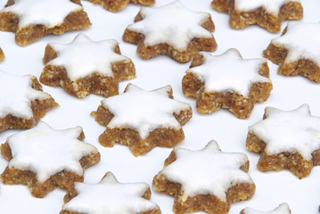 Zimtstern - star-shaped cinnamon biscuit 01