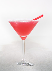Pink Margarita auf Sandkörnern