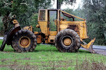 Obraz premium Abaondoned Tractor