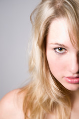 Naklejka premium Young and pretty