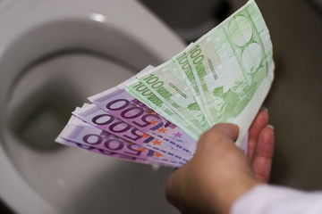 money waste - Geldvernichtung - Geld Verlust verloren