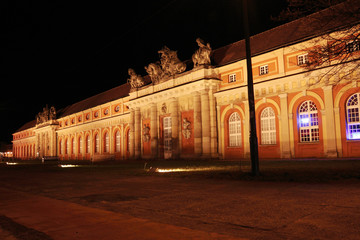Fototapeta premium Marstall bei Nacht (Filmmuseum Potsdam)