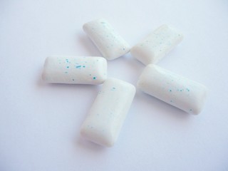 Chewing gum for white teeth