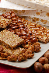 Turrones y nueces.