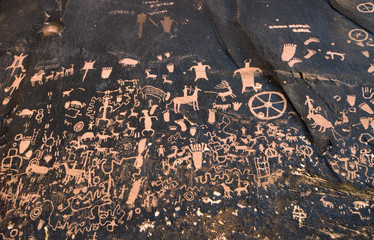 Indianische Petroglyphen