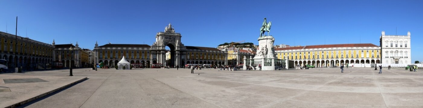 la piazza di Lisbona