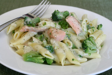 Pasta with Salmon in Dill Sauce