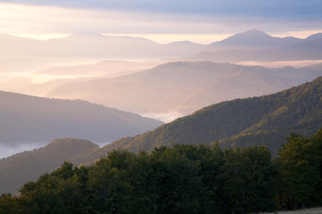 Obraz premium Mountain hazy daybreak