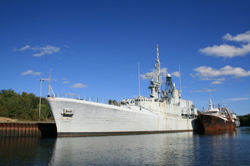 Schiff 3