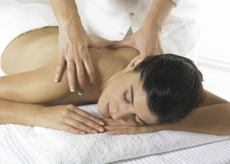 Obraz na płótnie Canvas woman and back massage