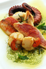 Capesante con filetti di triglie e polipo - Secondi di pesce