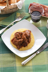 Gulasch tirolese con polenta - Secondi - Trentino Alto Adige