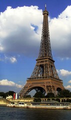 Fototapeta na wymiar Le Tour Eiffel