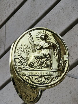 Plaque dorée "République Française".