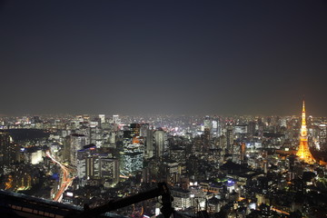 Fototapeta na wymiar Tokio w nocy
