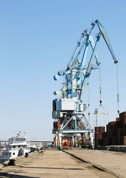 port crane ship
