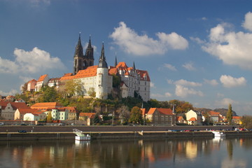 Fototapeta premium view on Miessen old town and castle over Elbe river
