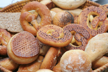 breads in basket