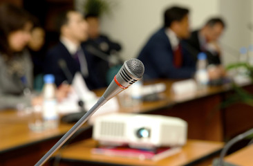 Microphone for the speaker