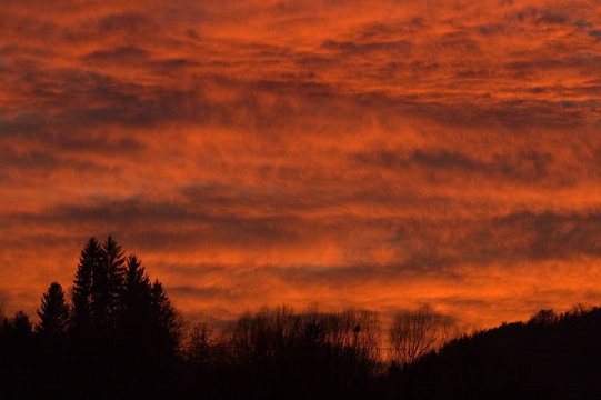 Sonnenuntergang nach Gewitter