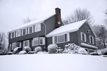 Naklejka premium Snowy house