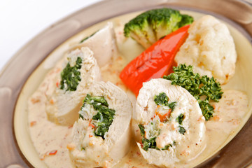 Chicken - stuffed the Kamchatka crab and spinach with slivochno-