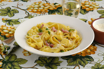 Pappardelle con piselli e pancetta - Primi - Ricette del Veneto
