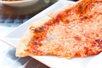 Pizza-Stück im Restaurant