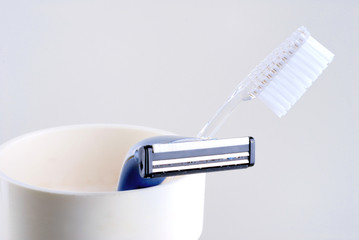 Brosse à dents et rasoir