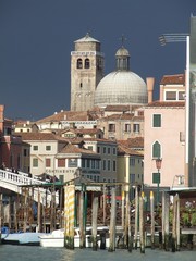 Fototapeta na wymiar Venise avant l'orage - Le grand canal