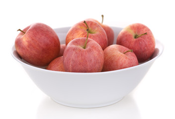 Rote Äpfel in Schale