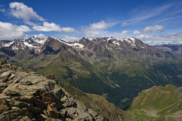 Fototapeta na wymiar wysokiej Val di Pejo 2