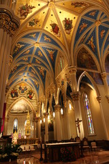 Fototapeta premium indoor church art pilar painting ceiling, notre dame, indiana