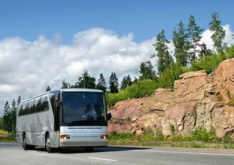 Cercles muraux Scandinavie tourist bus on highway