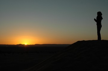 Fototapeta na wymiar Desert coucher de soleil