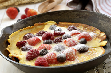 Pfannkuchen mit firschem Obst