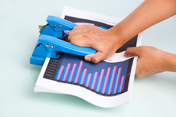 Pressing hole puncher