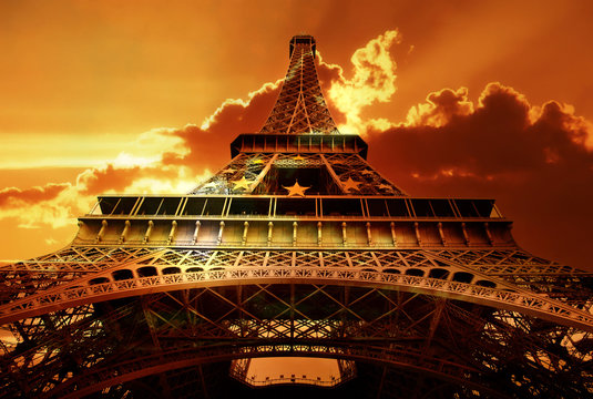 Fototapeta Eiffel tower on sunset
