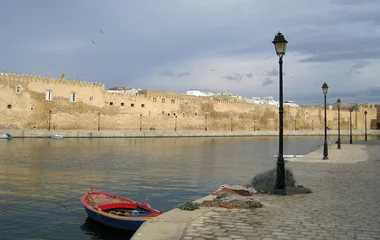 Foto op Canvas oude haven van Bizerte © Lotharingia