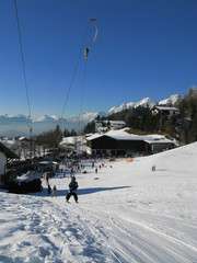 Fototapeta na wymiar Skiing in the alps
