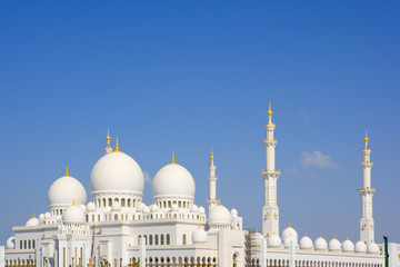 Fototapeta na wymiar Wielki Meczet w Abu Dhabi