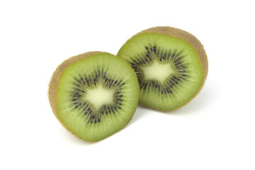 Fototapeta premium Kiwi halbiert freigestellt