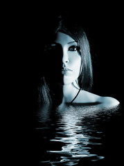 Naklejka premium Gothic lady in the water