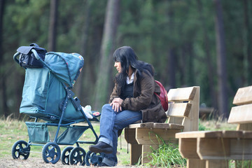 femme et poussette