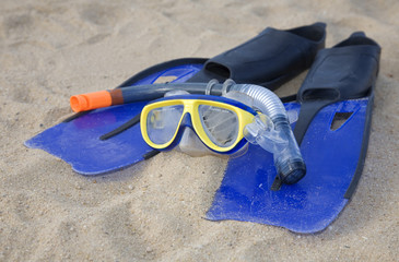 Fototapeta na wymiar Blue snorkeling equipment