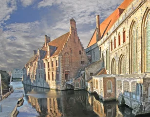 Fotobehang Brugge - Oud ziekenhuis en kanaal © lffile