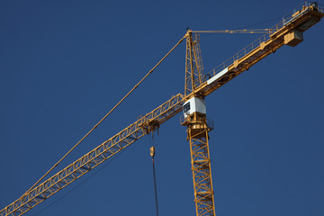 Construction crane