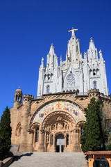 Fototapeta na wymiar Tibidabo temple (Barcelona, Spain)